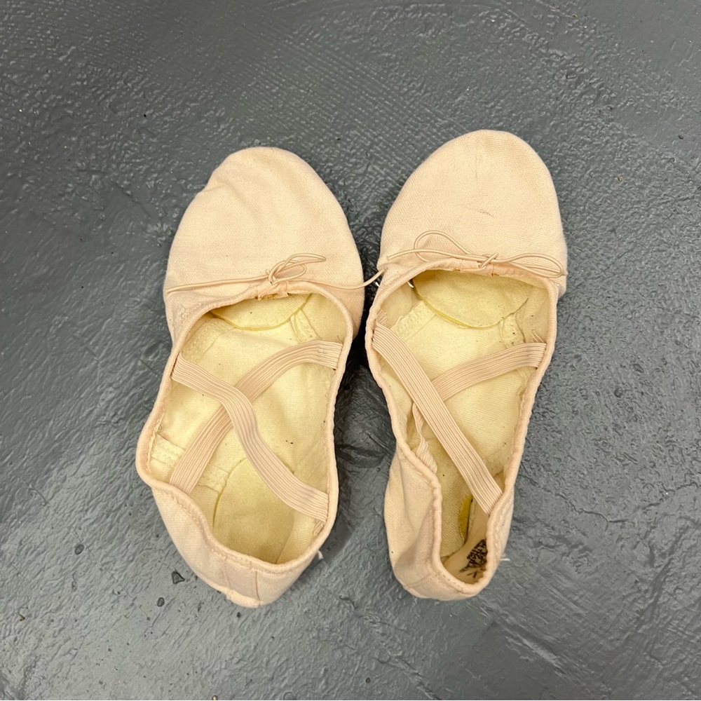 Capezio Pink Shoe with Elastic Strap